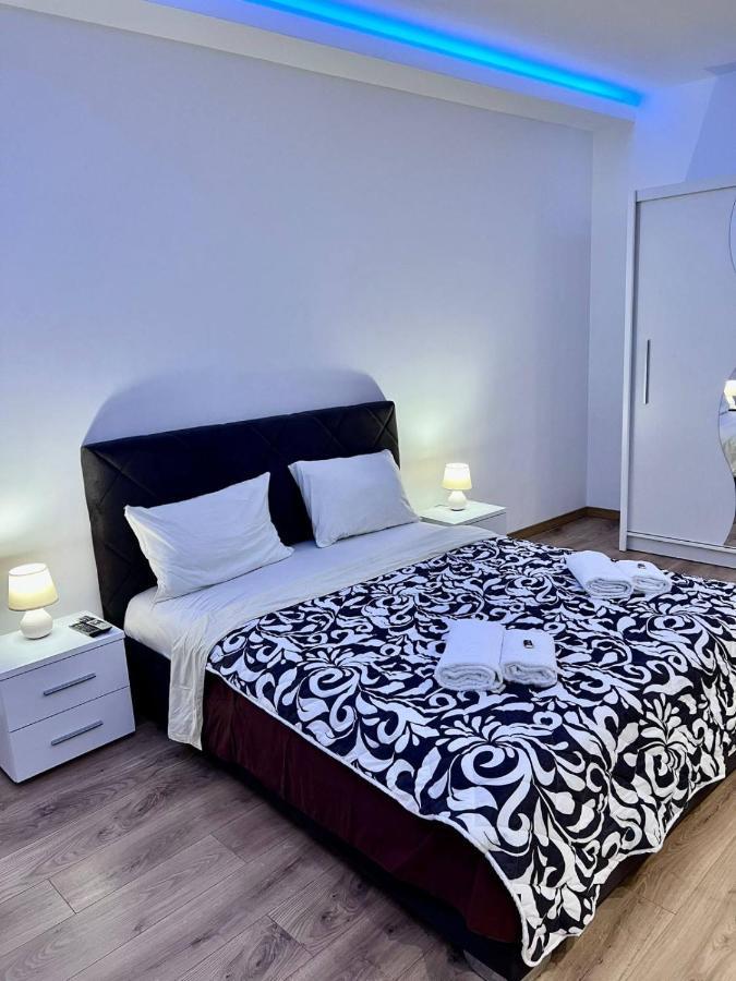 Ferienwohnung Hugo Bianca Lux Belgrad Exterior foto